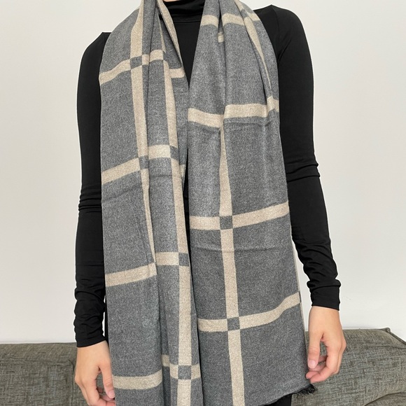 Scarf - Picture 3 of 4